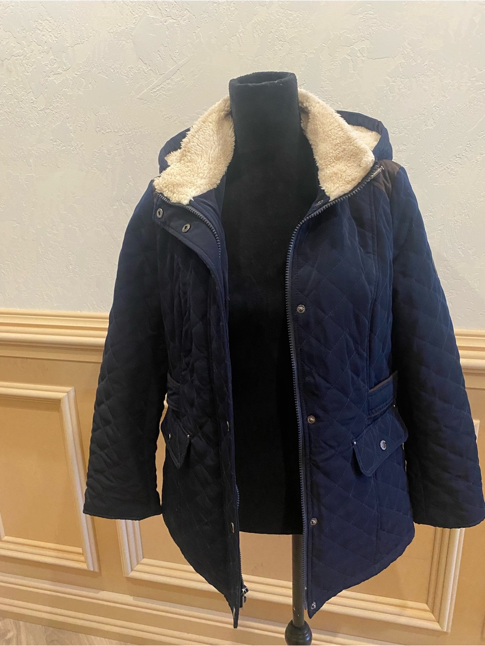 Laundry By Shelli Segal Quilted Navy Coat with Cream Sherpa Hood